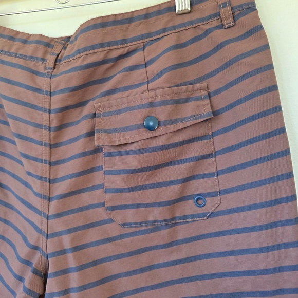 LL Bean Men's Striped Hybrid Swim Shorts Slim Straight Fit - 38 - Picture 4 of 7